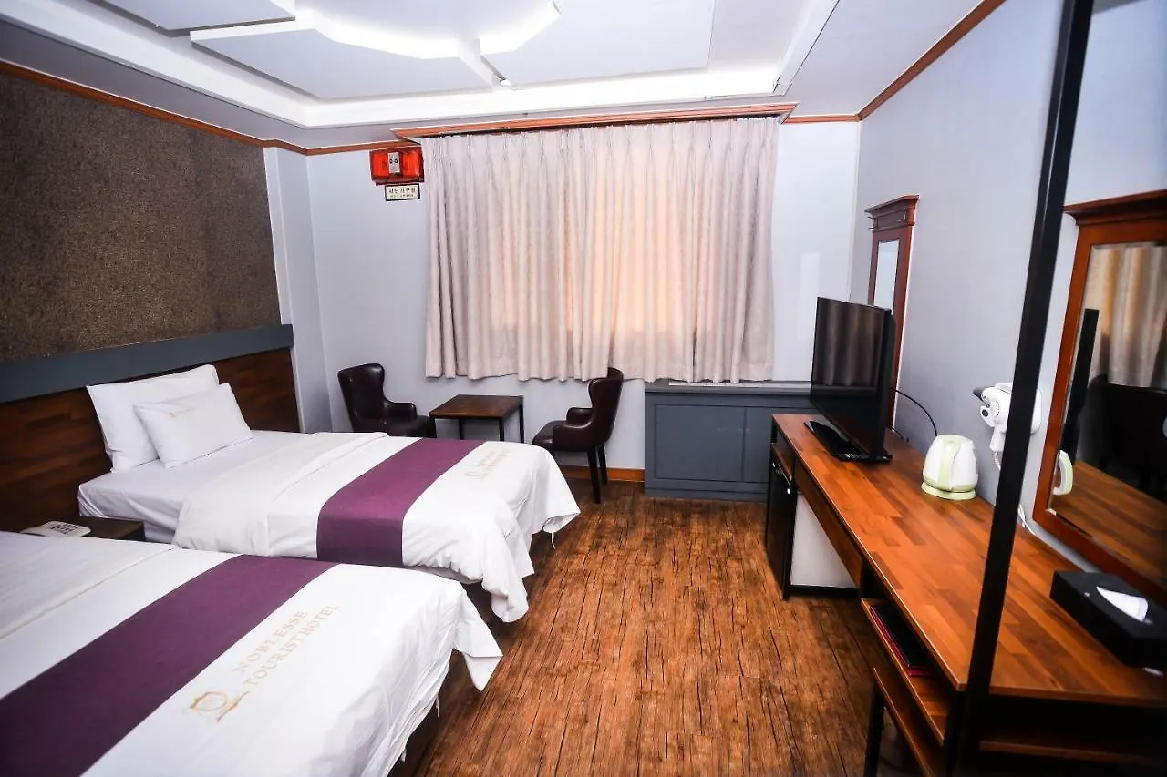 Hotel Noblesse Seoul 2*,